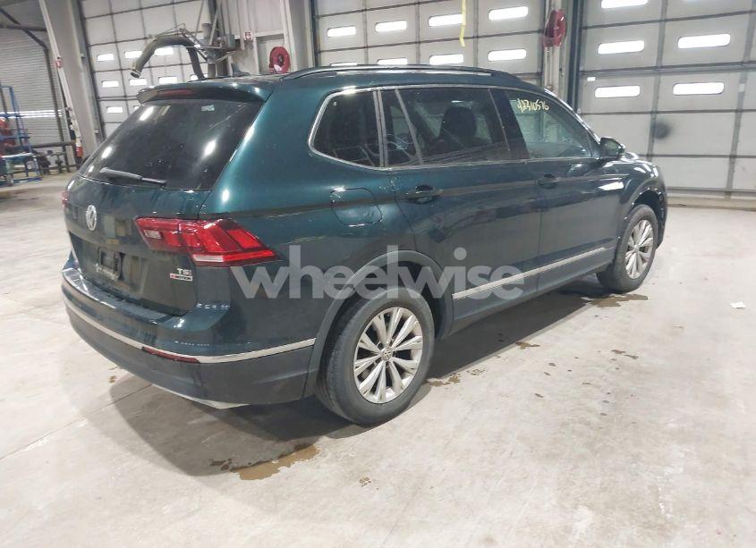 Photo 4 of 2018 Volkswagen Tiguan 2.0T SE/2.0T SEL (VIN 3VV2B7AX8JM113976)