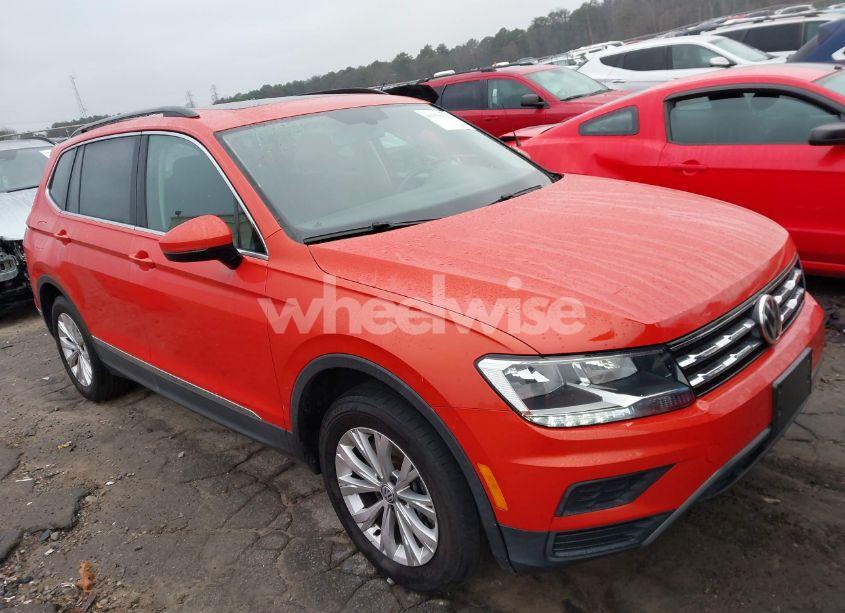 2018 Volkswagen Tiguan 2.0T SE/2.0T SEL (VIN 3VV2B7AX8JM114870) main photo