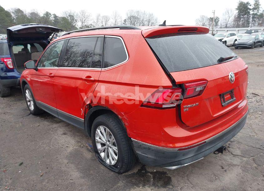 Photo 14 of 2018 Volkswagen Tiguan 2.0T SE/2.0T SEL (VIN 3VV2B7AX8JM114870)