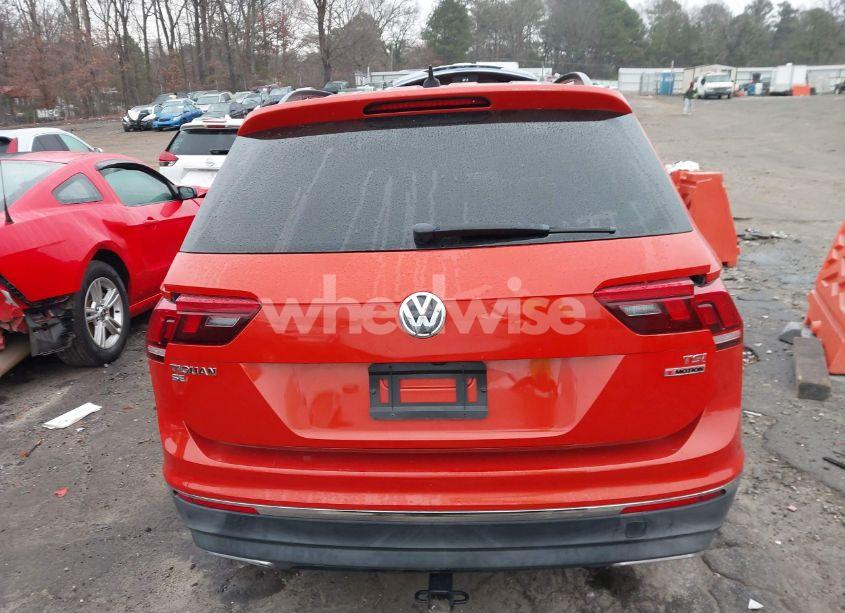 Photo 16 of 2018 Volkswagen Tiguan 2.0T SE/2.0T SEL (VIN 3VV2B7AX8JM114870)