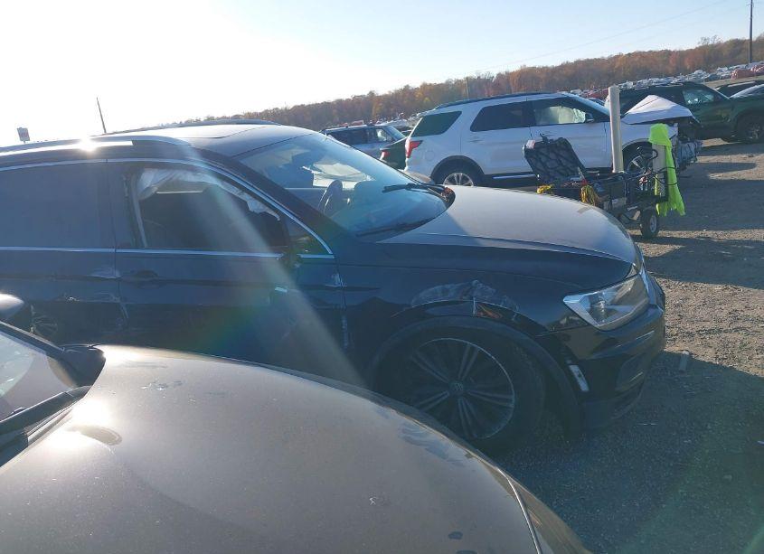 Photo 13 of 2018 Volkswagen Tiguan 2.0T SE/SEL (VIN 3VV2B7AX8JM146752)