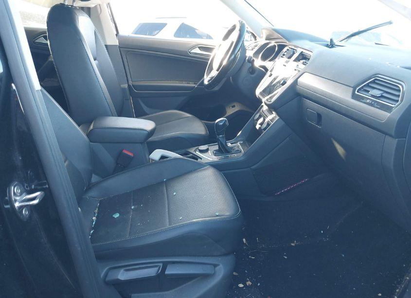 Photo 5 of 2018 Volkswagen Tiguan 2.0T SE/SEL (VIN 3VV2B7AX8JM146752)