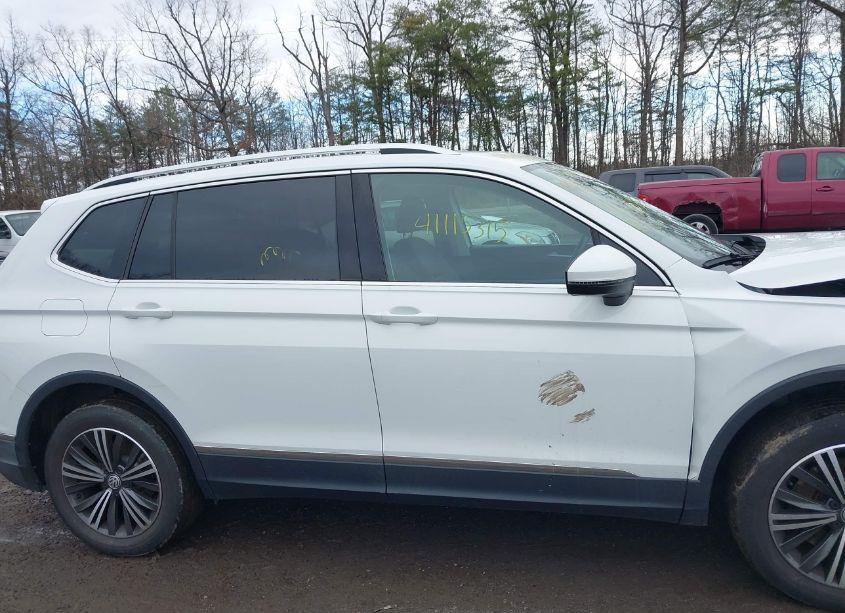 Photo 14 of 2018 Volkswagen Tiguan 2.0T SE/2.0T SEL (VIN 3VV2B7AX8JM165592)