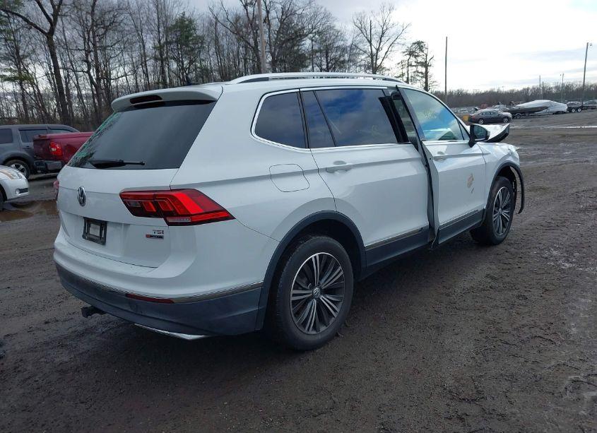 Photo 4 of 2018 Volkswagen Tiguan 2.0T SE/2.0T SEL (VIN 3VV2B7AX8JM165592)
