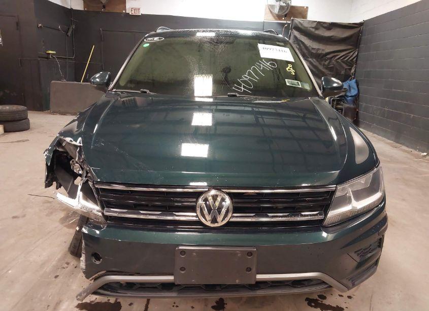 Photo 12 of 2018 Volkswagen Tiguan 2.0T SE/2.0T SEL (VIN 3VV2B7AX8JM220963)