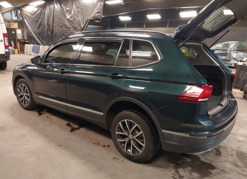 Photo 3 of 2018 Volkswagen Tiguan 2.0T SE/2.0T SEL (VIN 3VV2B7AX8JM220963)