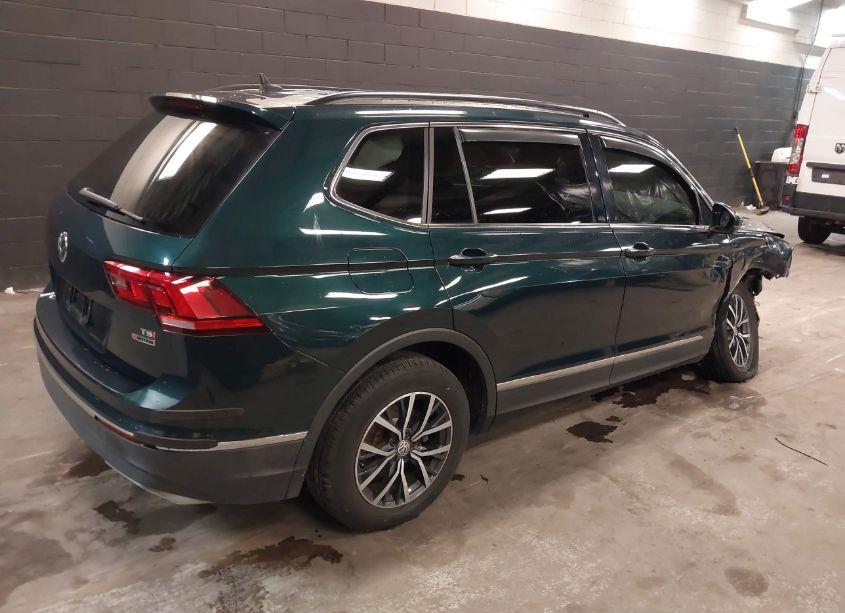 Photo 4 of 2018 Volkswagen Tiguan 2.0T SE/2.0T SEL (VIN 3VV2B7AX8JM220963)