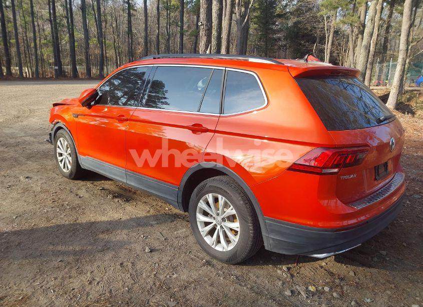 Photo 3 of 2019 Volkswagen Tiguan 2.0T SE/2.0T SEL/2.0T SEL R-LINE/2.0T SEL R-LINE BLACK (VIN 3VV2B7AX8KM004502)