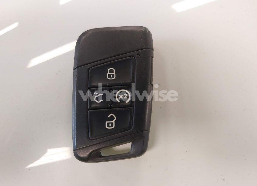 Photo 11 of 2019 Volkswagen Tiguan 2.0T SE/2.0T SEL/2.0T SEL R-LINE/2.0T SEL R-LINE BLACK (VIN 3VV2B7AX8KM049309)