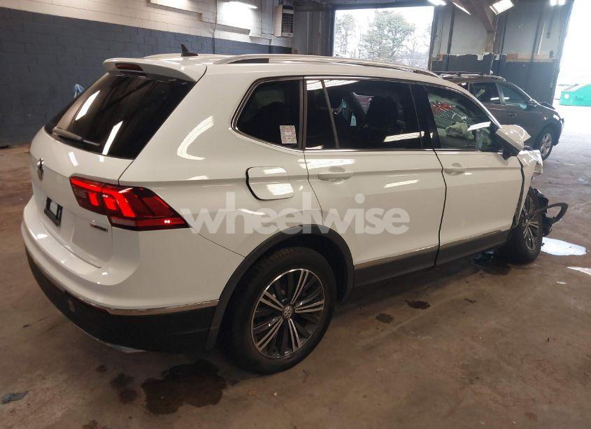 Photo 4 of 2019 Volkswagen Tiguan 2.0T SE/2.0T SEL/2.0T SEL R-LINE/2.0T SEL R-LINE BLACK (VIN 3VV2B7AX8KM049309)