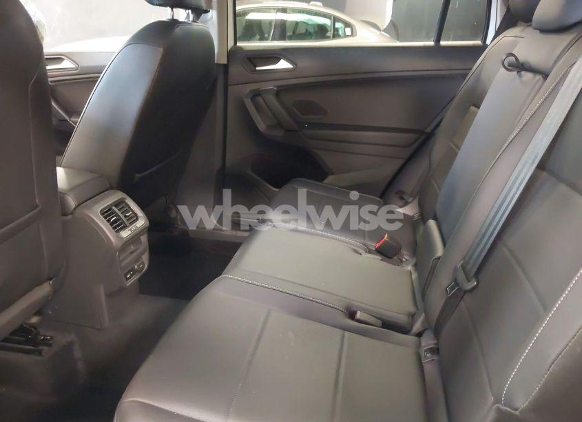 Photo 8 of 2019 Volkswagen Tiguan 2.0T SE/2.0T SEL/2.0T SEL R-LINE/2.0T SEL R-LINE BLACK (VIN 3VV2B7AX8KM049309)