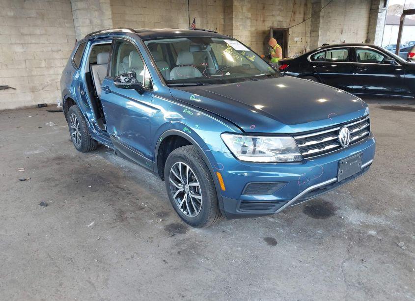 2019 Volkswagen Tiguan (VIN 3VV2B7AX8KM108018) main photo