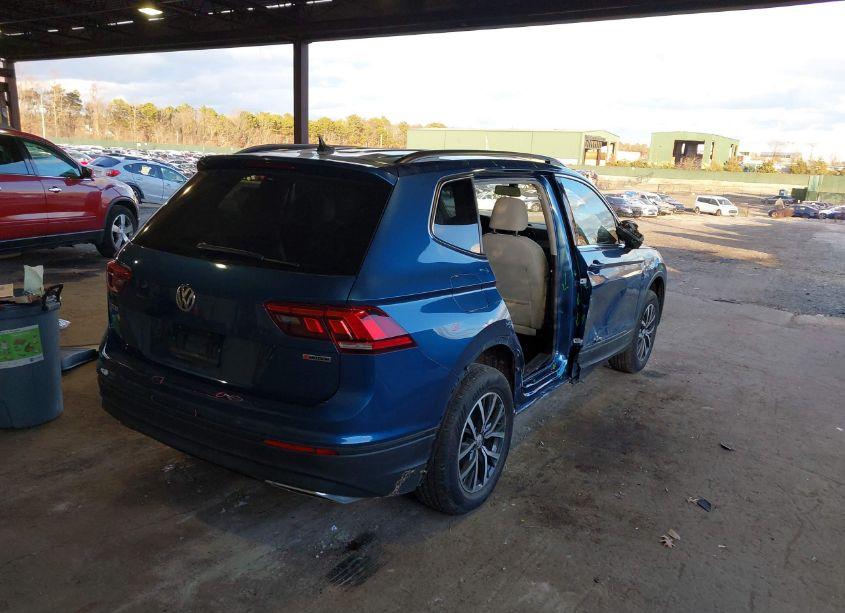 Photo 4 of 2019 Volkswagen Tiguan (VIN 3VV2B7AX8KM108018)