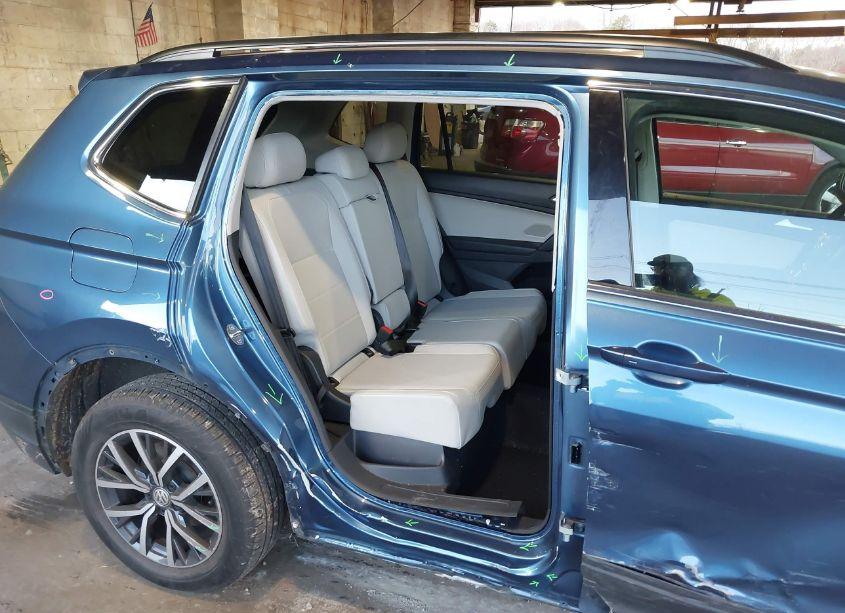 Photo 6 of 2019 Volkswagen Tiguan (VIN 3VV2B7AX8KM108018)