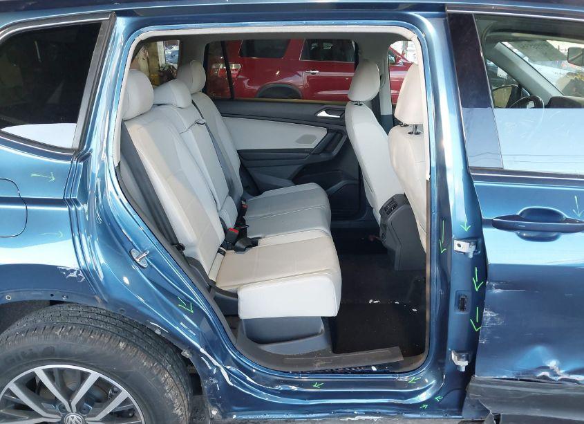Photo 8 of 2019 Volkswagen Tiguan (VIN 3VV2B7AX8KM108018)