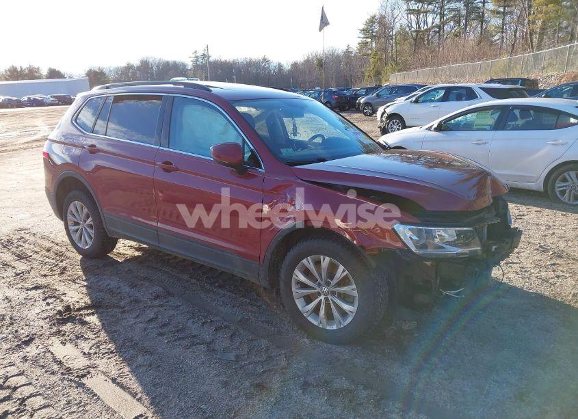 2019 Volkswagen Tiguan 2.0T SE/2.0T SEL/2.0T SEL R-LINE/2.0T SEL R-LINE BLACK (VIN 3VV2B7AX8KM154030) main photo