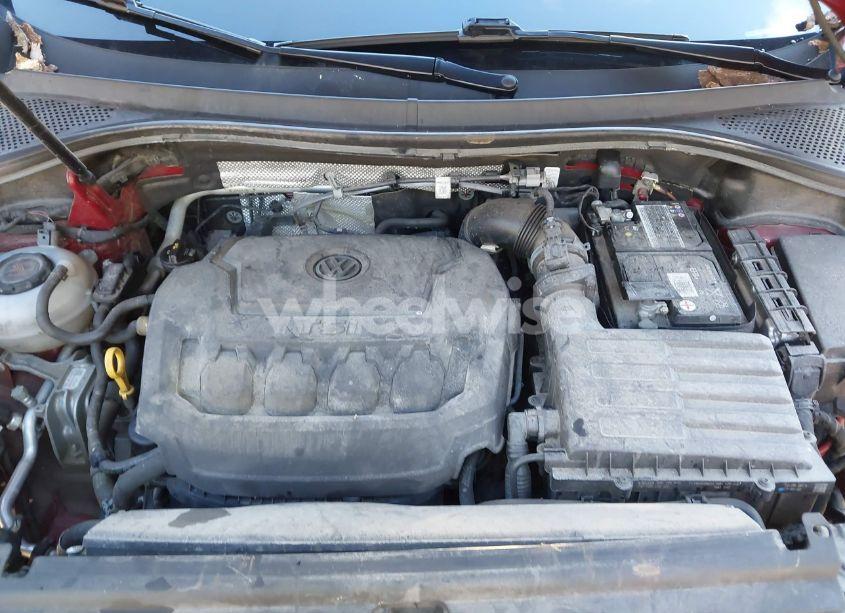 Photo 10 of 2019 Volkswagen Tiguan 2.0T SE/2.0T SEL/2.0T SEL R-LINE/2.0T SEL R-LINE BLACK (VIN 3VV2B7AX8KM154030)