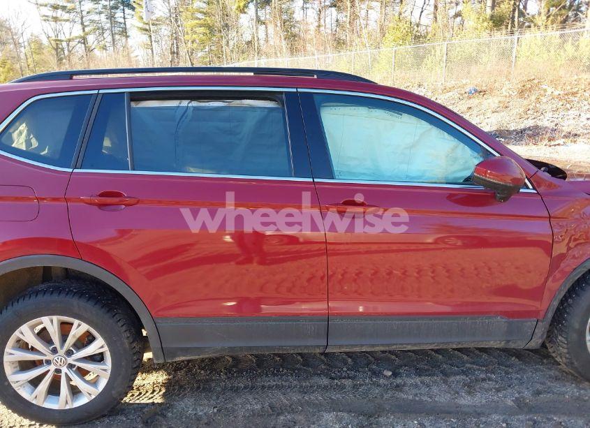 Photo 14 of 2019 Volkswagen Tiguan 2.0T SE/2.0T SEL/2.0T SEL R-LINE/2.0T SEL R-LINE BLACK (VIN 3VV2B7AX8KM154030)