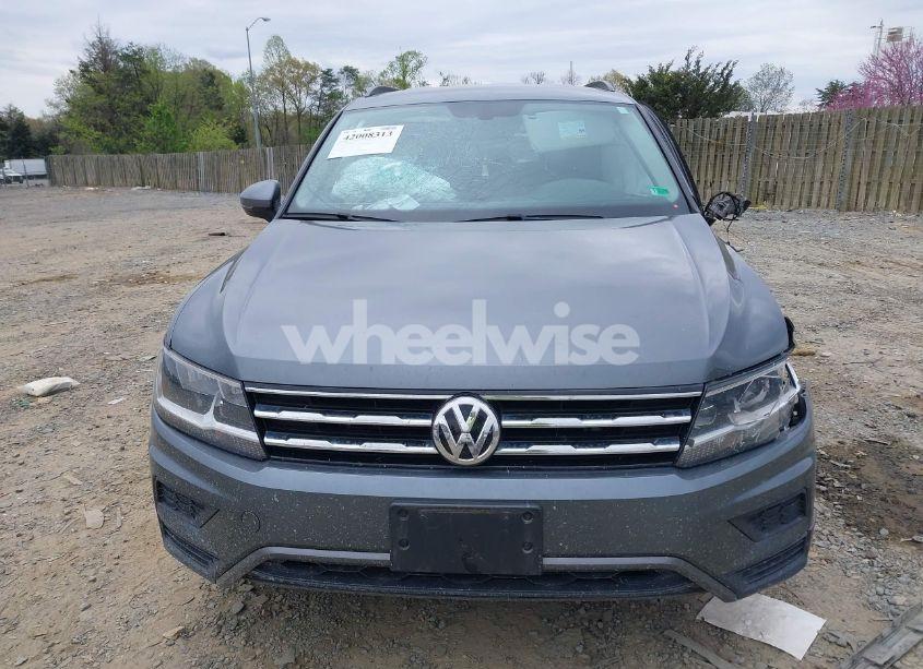 Photo 12 of 2019 Volkswagen Tiguan 2.0T SE/2.0T SEL/2.0T SEL R-LINE/2.0T SEL R-LINE BLACK (VIN 3VV2B7AX8KM180854)