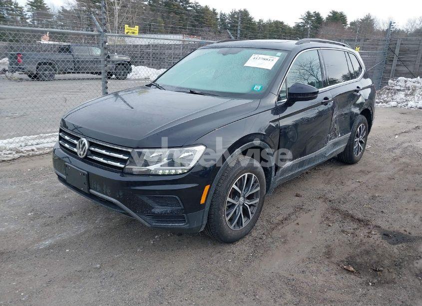 Photo 2 of 2020 Volkswagen Tiguan 2.0T SE/2.0T SE R-LINE BLACK/2.0T SEL (VIN 3VV2B7AX8LM071487)