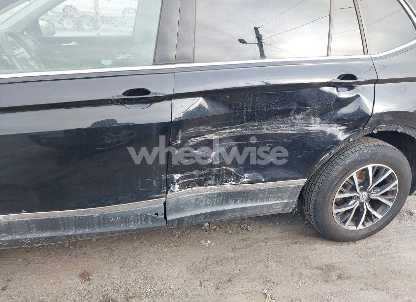 Photo 6 of 2020 Volkswagen Tiguan 2.0T SE/2.0T SE R-LINE BLACK/2.0T SEL (VIN 3VV2B7AX8LM071487)