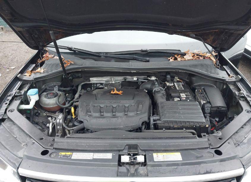 Photo 10 of 2020 Volkswagen Tiguan 2.0T SE/2.0T SE R-LINE BLACK/2.0T SEL (VIN 3VV2B7AX8LM156846)