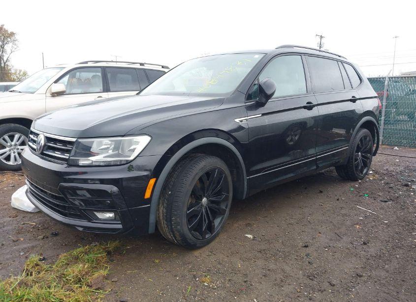 Photo 2 of 2020 Volkswagen Tiguan 2.0T SE/2.0T SE R-LINE BLACK/2.0T SEL (VIN 3VV2B7AX8LM156846)