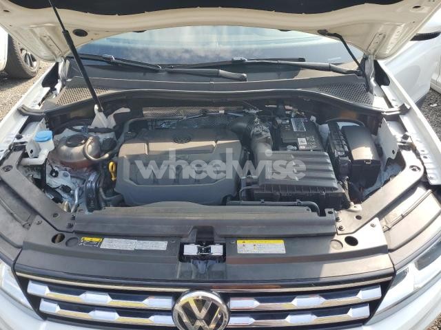 Photo 8 of 2021 VOLKSWAGEN TIGUAN SE (VIN 3VV2B7AX8MM046252)