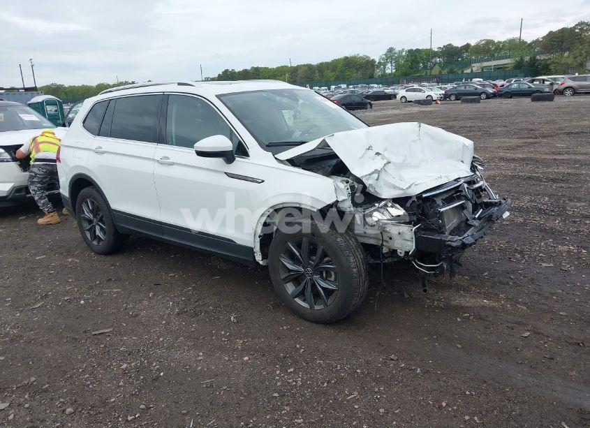 2022 Volkswagen Tiguan 2.0T SE (VIN 3VV2B7AX8NM109450) main photo