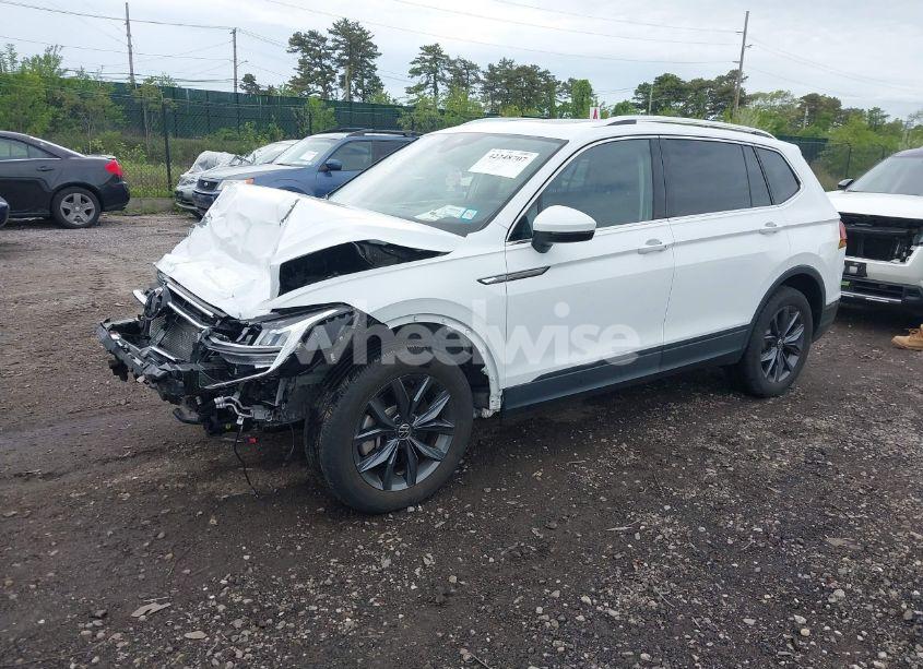 Photo 2 of 2022 Volkswagen Tiguan 2.0T SE (VIN 3VV2B7AX8NM109450)