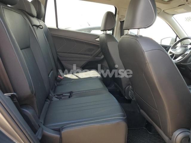 Photo 9 of 2022 VOLKSWAGEN TIGUAN SE (VIN 3VV2B7AX8NM123767)