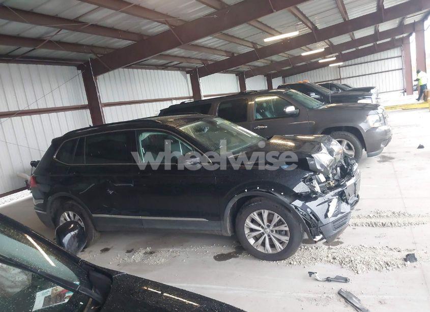Photo 14 of 2018 Volkswagen Tiguan 2.0T SE/2.0T SEL (VIN 3VV2B7AX9JM048197)