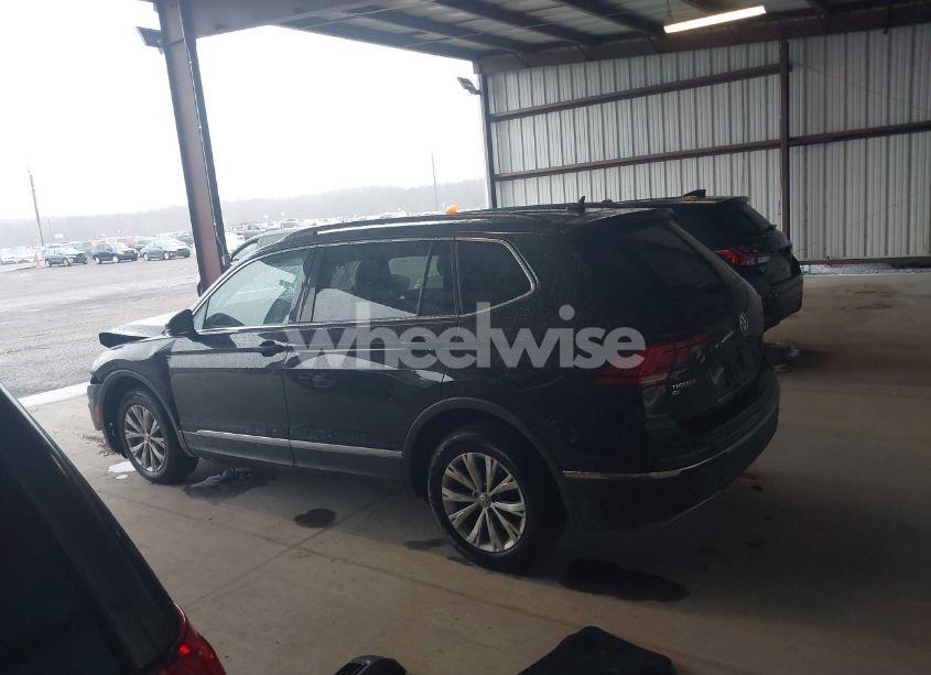 Photo 15 of 2018 Volkswagen Tiguan 2.0T SE/2.0T SEL (VIN 3VV2B7AX9JM048197)