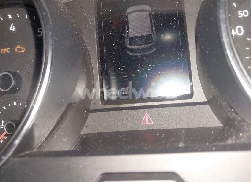 Photo 16 of 2018 Volkswagen Tiguan 2.0T SE/2.0T SEL (VIN 3VV2B7AX9JM048197)