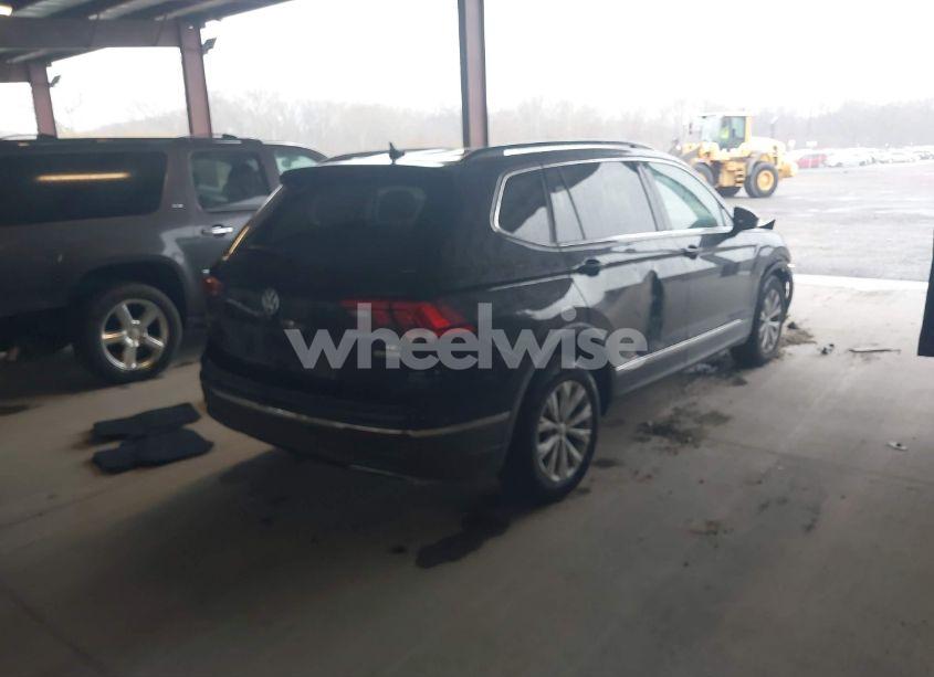 Photo 4 of 2018 Volkswagen Tiguan 2.0T SE/2.0T SEL (VIN 3VV2B7AX9JM048197)