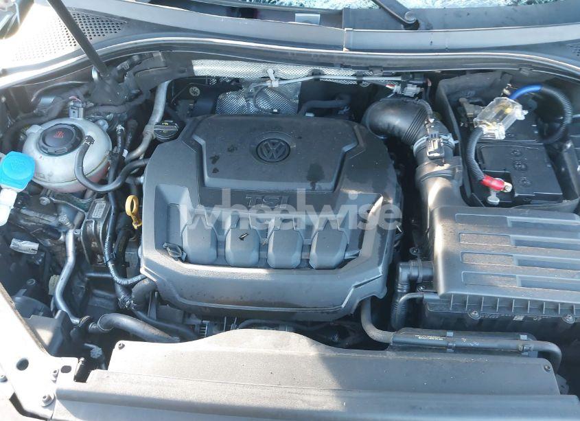 Photo 10 of 2018 Volkswagen Tiguan 2.0T SE/2.0T SEL (VIN 3VV2B7AX9JM099196)