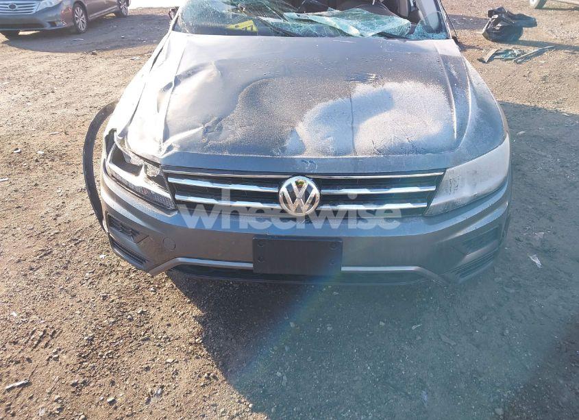 Photo 13 of 2018 Volkswagen Tiguan 2.0T SE/2.0T SEL (VIN 3VV2B7AX9JM099196)