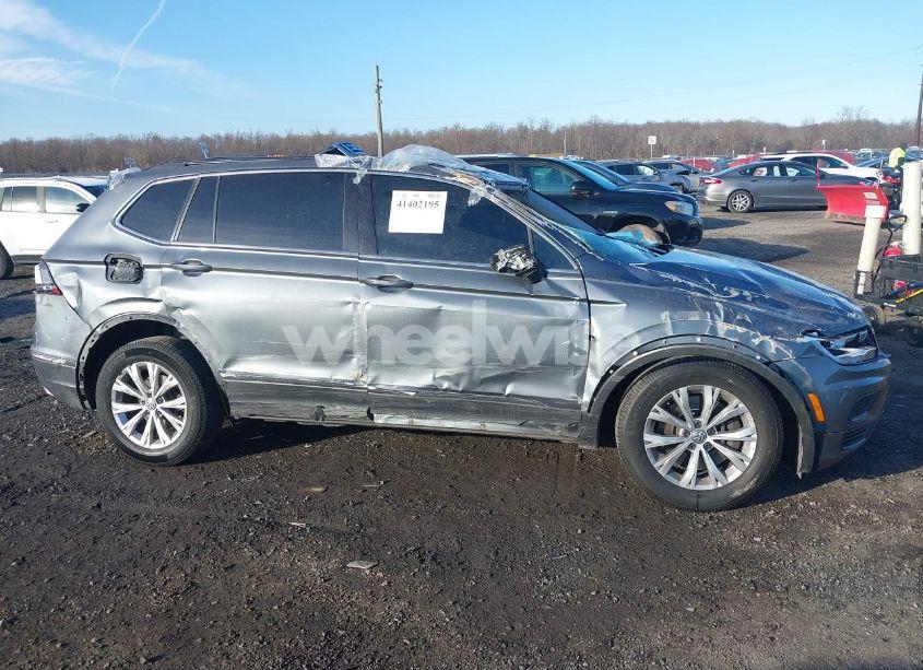 Photo 14 of 2018 Volkswagen Tiguan 2.0T SE/2.0T SEL (VIN 3VV2B7AX9JM099196)