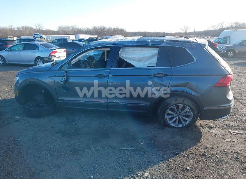 Photo 15 of 2018 Volkswagen Tiguan 2.0T SE/2.0T SEL (VIN 3VV2B7AX9JM099196)