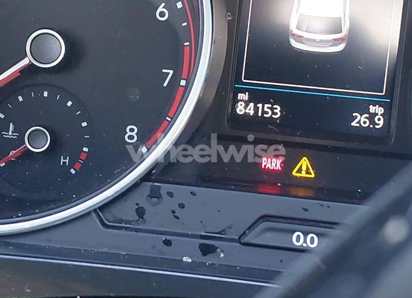 Photo 16 of 2018 Volkswagen Tiguan 2.0T SE/2.0T SEL (VIN 3VV2B7AX9JM099196)