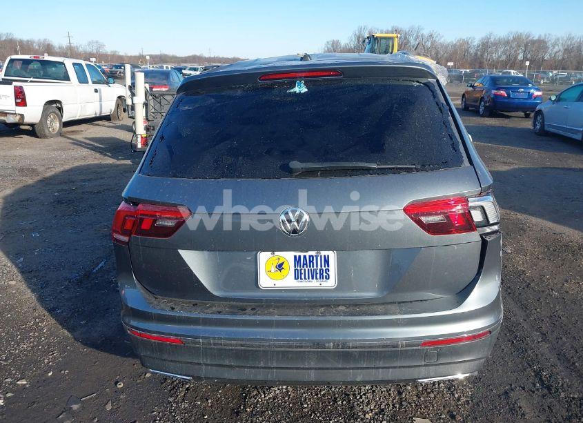 Photo 17 of 2018 Volkswagen Tiguan 2.0T SE/2.0T SEL (VIN 3VV2B7AX9JM099196)