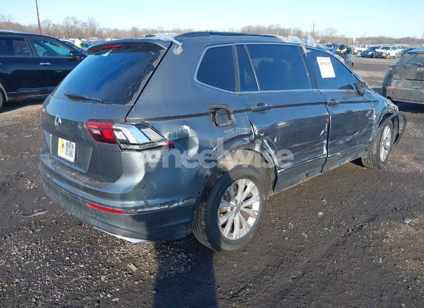 Photo 4 of 2018 Volkswagen Tiguan 2.0T SE/2.0T SEL (VIN 3VV2B7AX9JM099196)