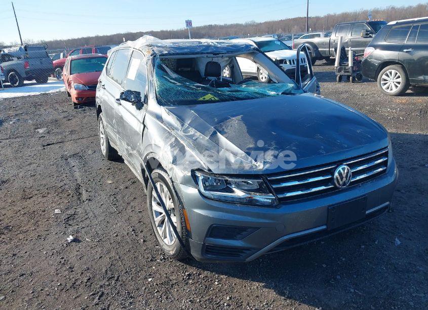 Photo 6 of 2018 Volkswagen Tiguan 2.0T SE/2.0T SEL (VIN 3VV2B7AX9JM099196)