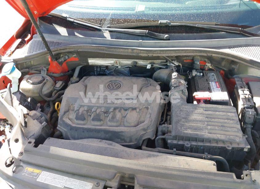 Photo 10 of 2019 Volkswagen Tiguan 2.0T SE/2.0T SEL/2.0T SEL R-LINE/2.0T SEL R-LINE BLACK (VIN 3VV2B7AX9KM135535)