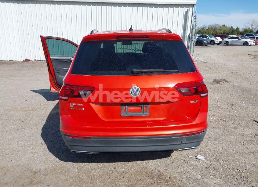 Photo 16 of 2019 Volkswagen Tiguan 2.0T SE/2.0T SEL/2.0T SEL R-LINE/2.0T SEL R-LINE BLACK (VIN 3VV2B7AX9KM135535)