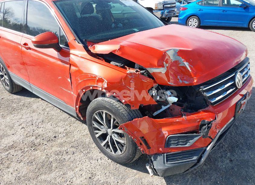 Photo 6 of 2019 Volkswagen Tiguan 2.0T SE/2.0T SEL/2.0T SEL R-LINE/2.0T SEL R-LINE BLACK (VIN 3VV2B7AX9KM135535)