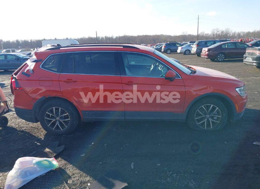 Photo 13 of 2019 Volkswagen Tiguan 2.0T SE/2.0T SEL/2.0T SEL R-LINE/2.0T SEL R-LINE BLACK (VIN 3VV2B7AX9KM136359)