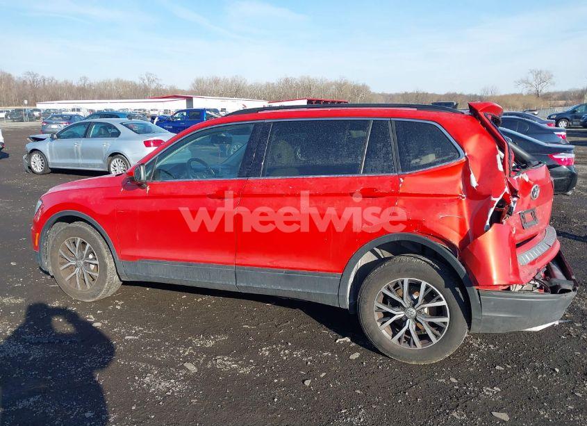Photo 14 of 2019 Volkswagen Tiguan 2.0T SE/2.0T SEL/2.0T SEL R-LINE/2.0T SEL R-LINE BLACK (VIN 3VV2B7AX9KM136359)