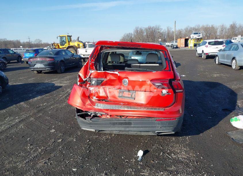 Photo 16 of 2019 Volkswagen Tiguan 2.0T SE/2.0T SEL/2.0T SEL R-LINE/2.0T SEL R-LINE BLACK (VIN 3VV2B7AX9KM136359)