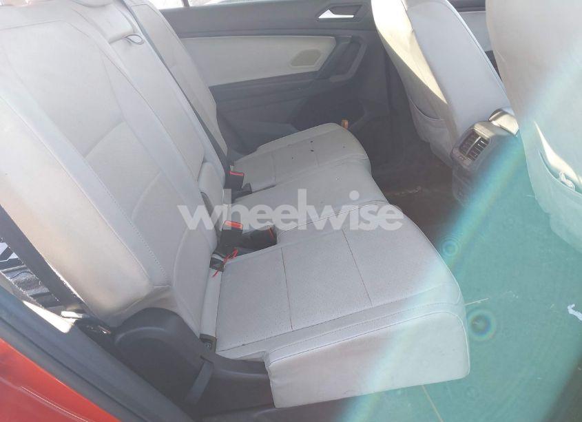 Photo 8 of 2019 Volkswagen Tiguan 2.0T SE/2.0T SEL/2.0T SEL R-LINE/2.0T SEL R-LINE BLACK (VIN 3VV2B7AX9KM136359)